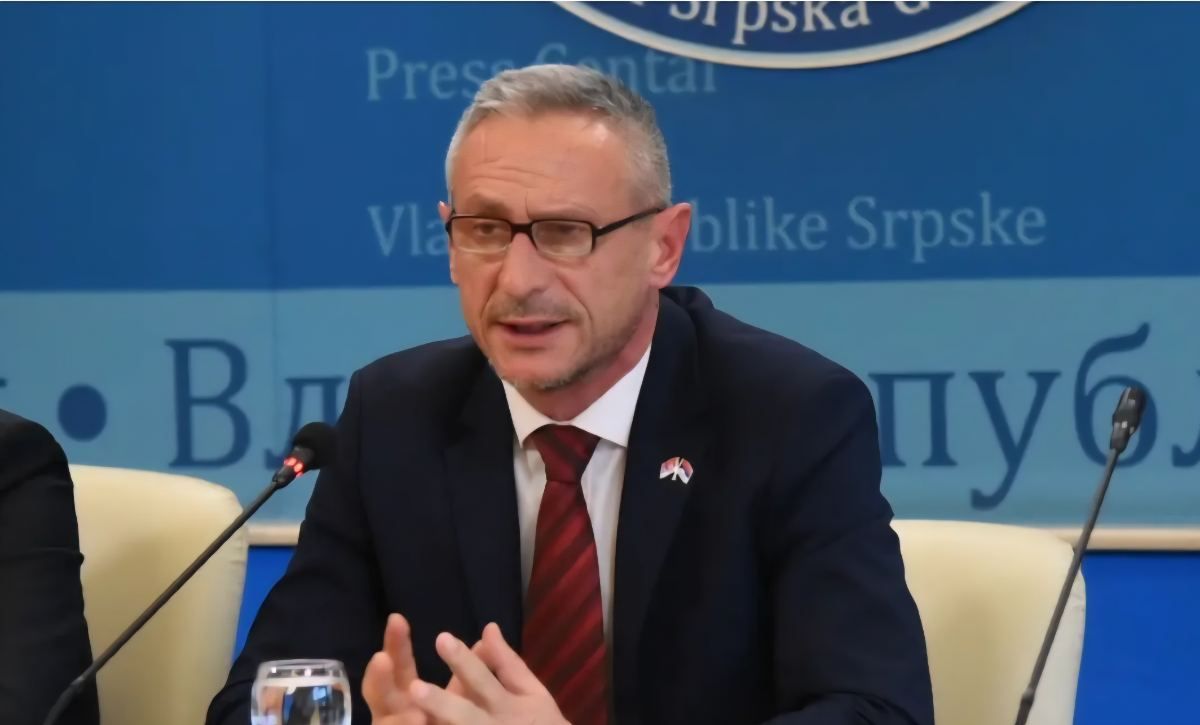 MINISTAR OSTOJIĆ: Obezbijediti sigurne uslove rada svim radnicima