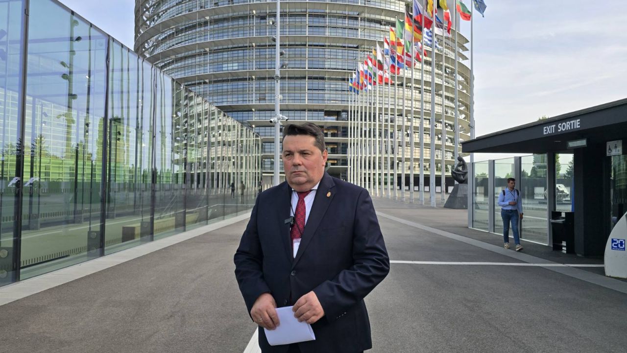STRAZBUR: Stevandić predvodio delegaciju NS RS u Evropskom parlamentu na otvaranju izložbe o Jasenovcu