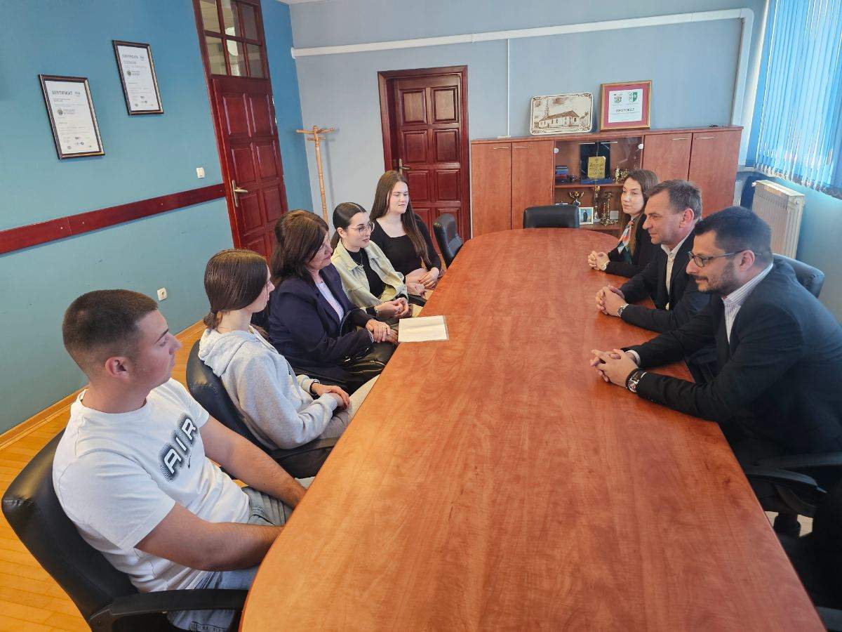 Opština Ugljevik uz svoje maturante: Troškovi maturske večeri iz lokalnog budžeta