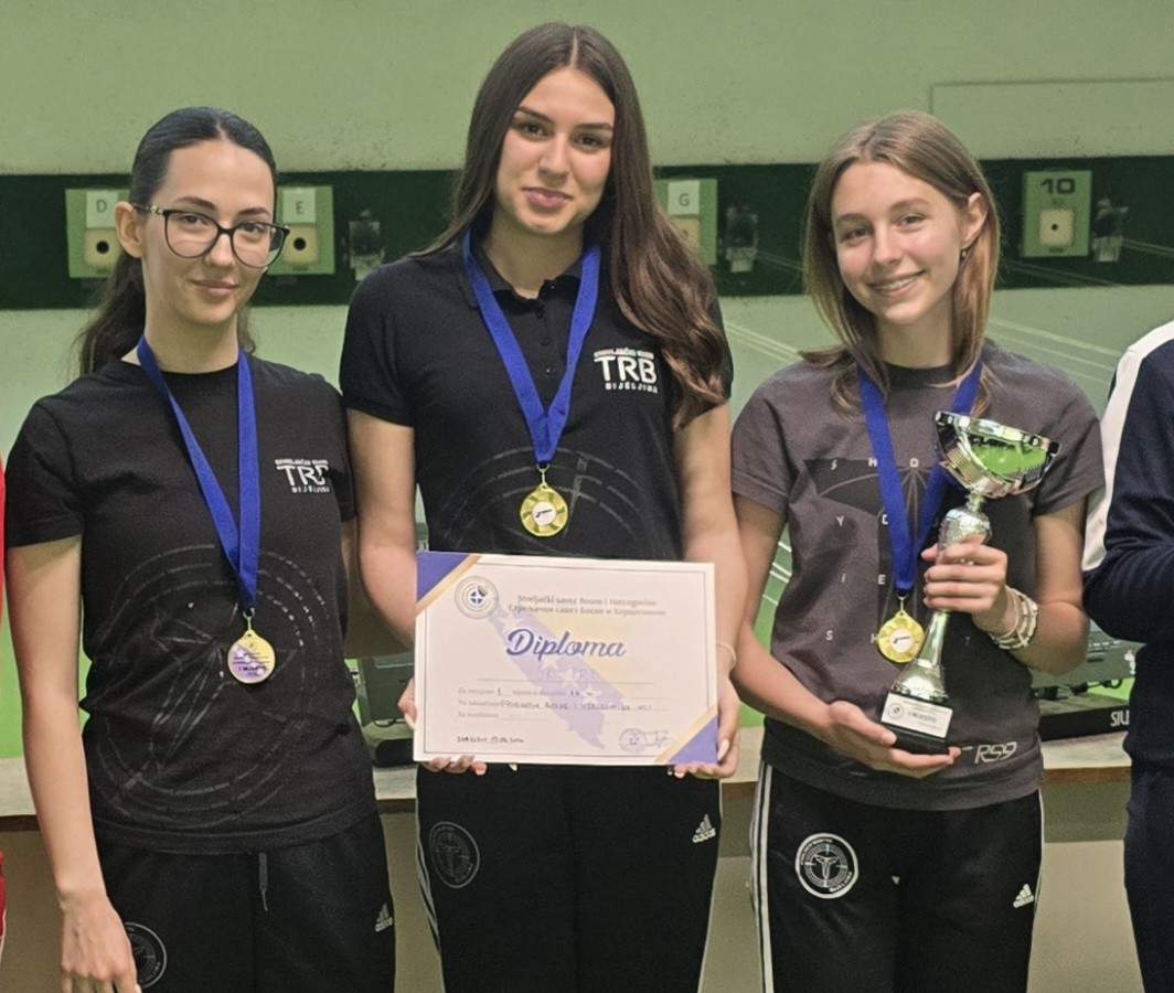 Juniorke SK ''TRB'' iz Bijeljine šampionke BiH: Sofija Rakić oborila državni rekord (foto)