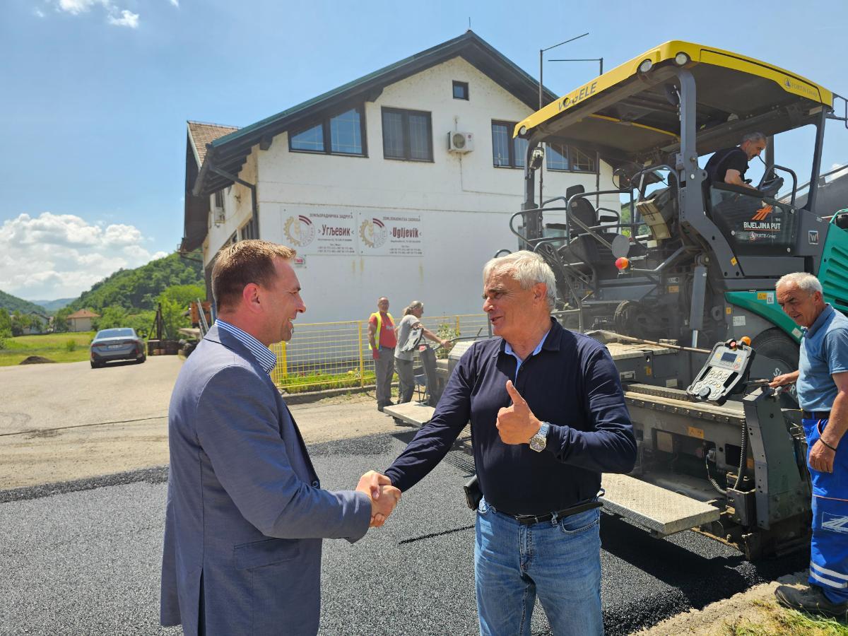 UGLJEVIK: Važan projekat za ugljevičku MZ Prigradsko - rekonstrukcija i asfaltiranje Bogutovačke ulice (foto)