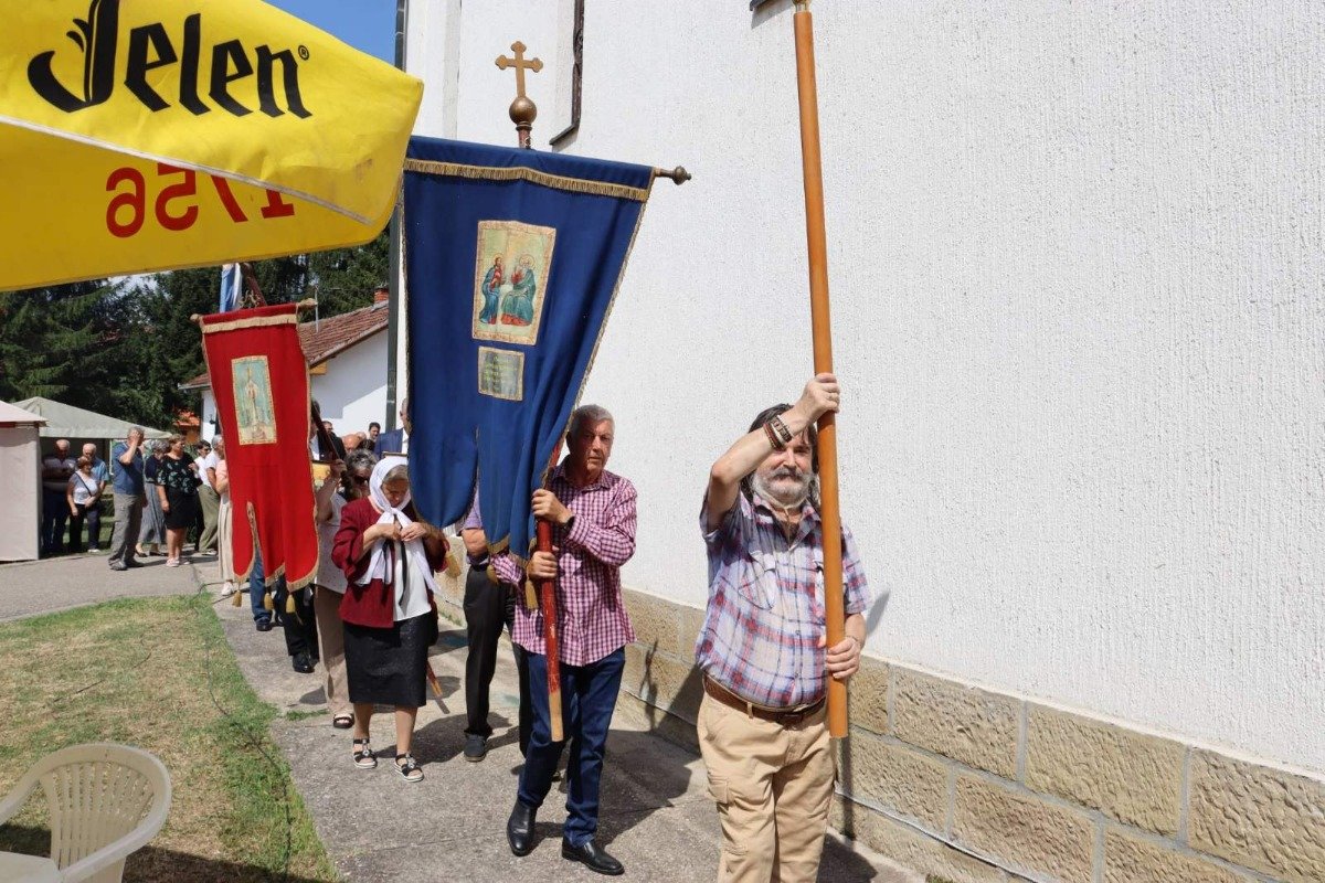 LOPARE: Petrovdan svečano proslavljen u Mačkovcu uz liturgiju i vašar (foto)