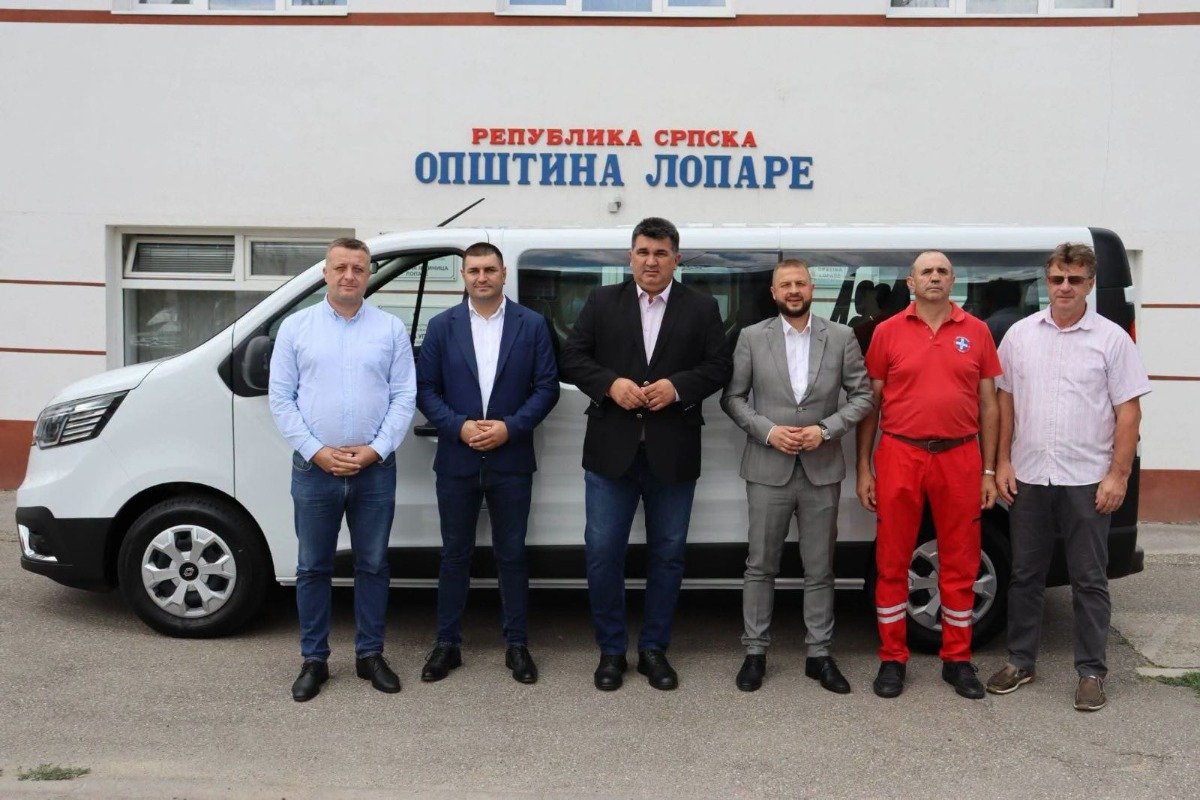 LOPARE: Nabavljeno novo vozilo za Dom zdravlja (foto)