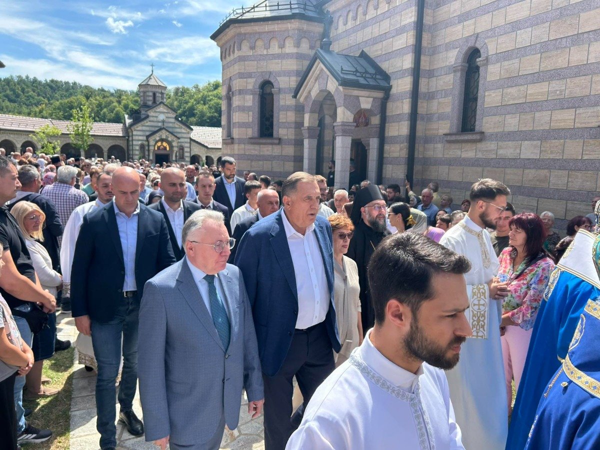 Dodik i Kalabuhov u manastiru Osovica