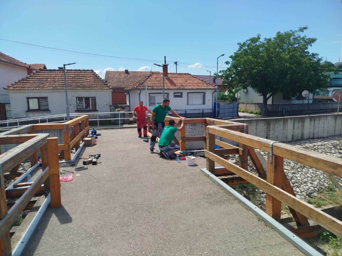 BAĆEVAC: Rekonstrukcija pješačkog mosta kod Džedid džamije donosi veću bezbjednost građanima Janje (foto)