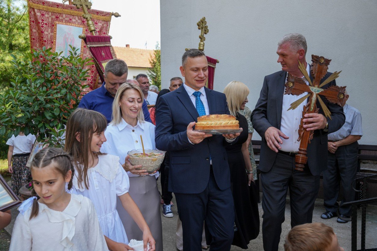 BIJELJINA: Rade Hadži Stević kum slave manastira u Gornjem Dragaljevcu - porodica i vjera temelj su svakog zdravog društva (foto)