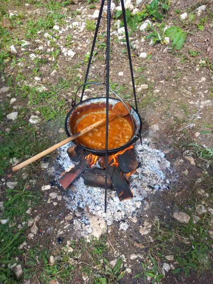 LOPARE: Danas osma Kotlićijada u Priboju u okviru ''Dana dijaspore'' - mirisi domaće kuhinje, druženje i tradicija