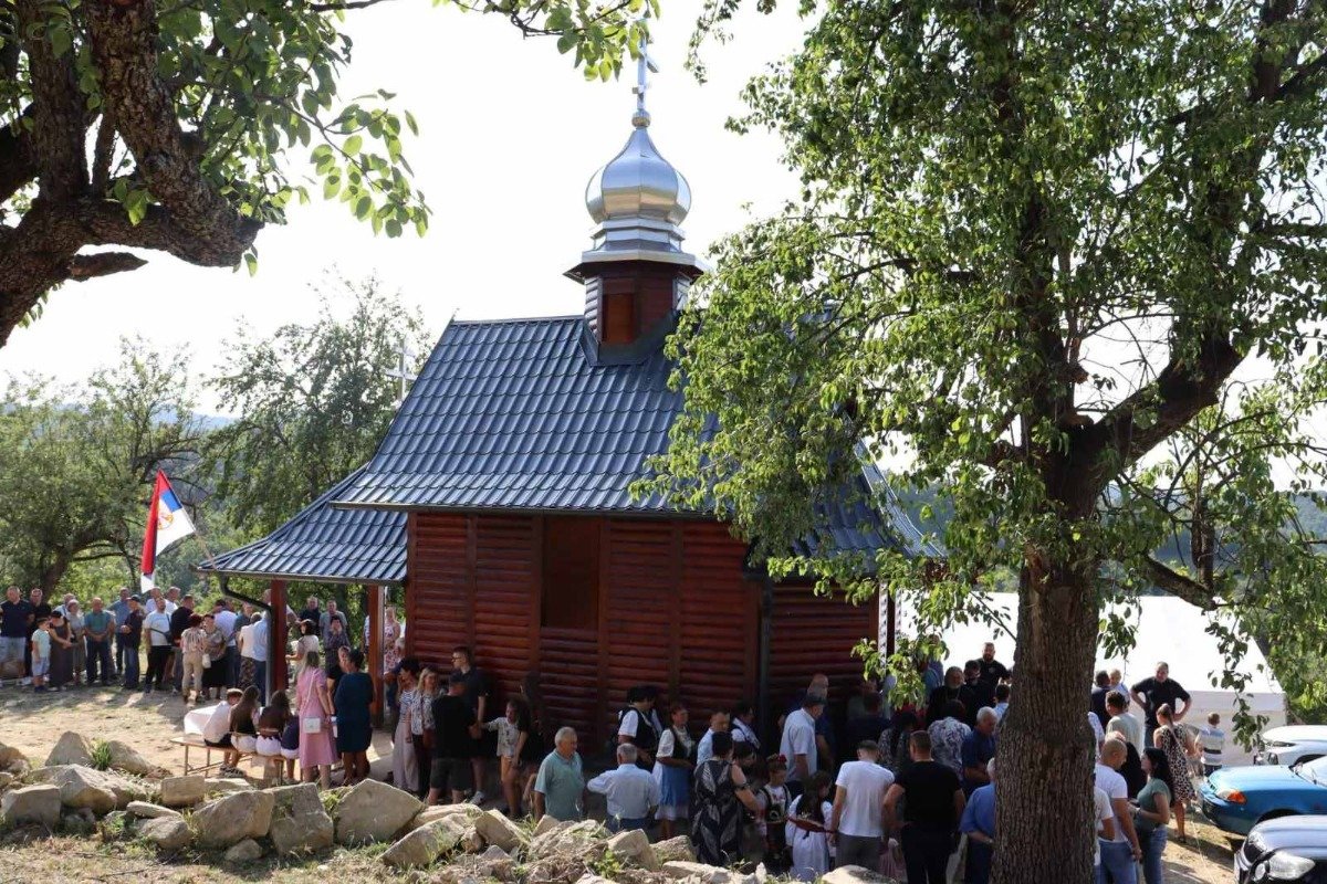 LOPARE: Svečano obilježeno pokrivanje hrama u Gornjem priboju