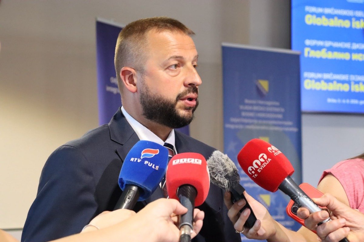 Nešković na Forumu brčanske dijaspore: Investicije i znanje naših ljudi mijenjaju budućnost zavičaja (foto)