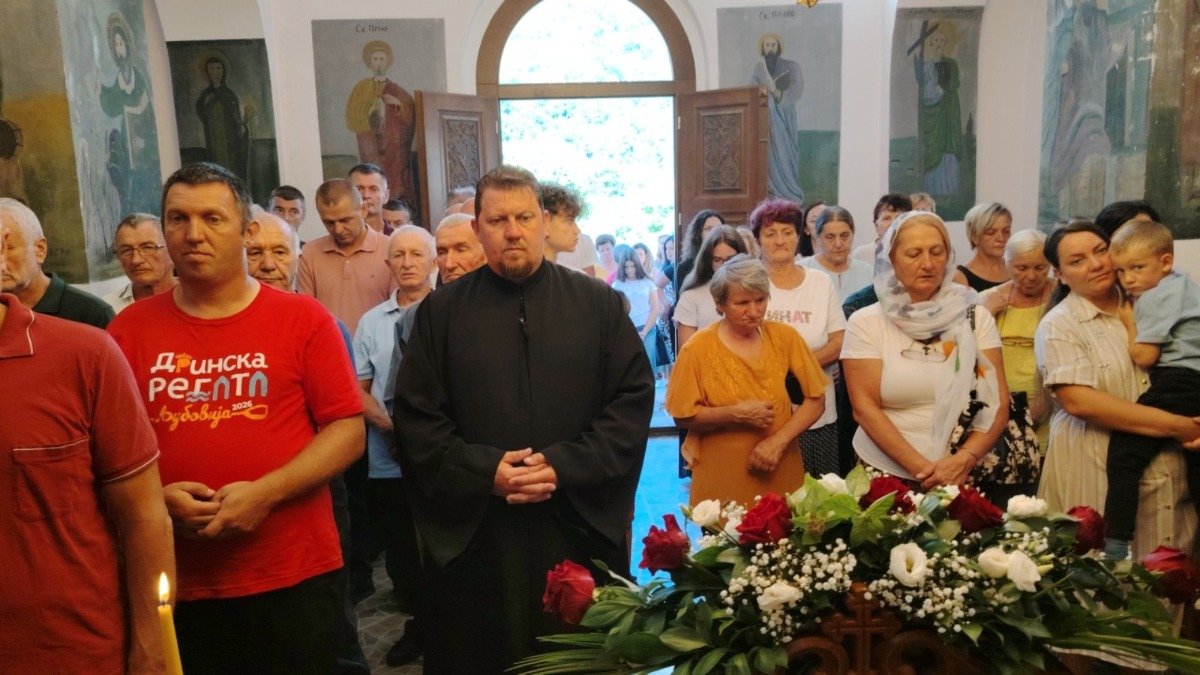 Ilindan kraj Drine, u Bačevcima između Ljubovije i Bajine Bašte: Mudri preci svetom Iliji hram posvetili (foto)