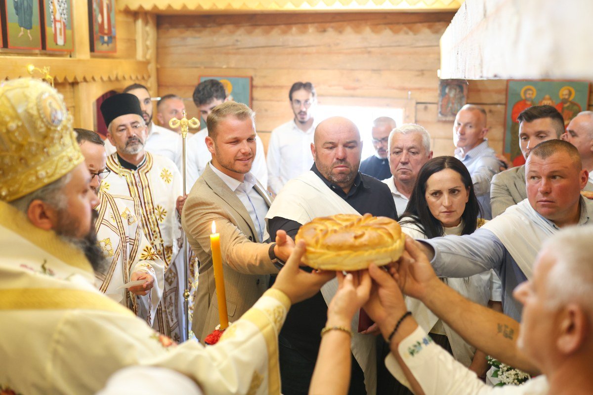 STANIVUKOVIĆ: Obnova svetinja i ulaganje u sela čuvaju vjeru, identitet i budućnost Republike Srpske (foto)