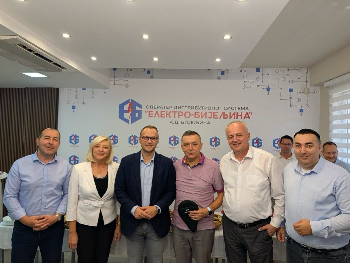 Đoko Trifković ispraćen u penziju nakon više od dvije decenije rada u ODS ''Elektro-Bijeljina'' (foto)