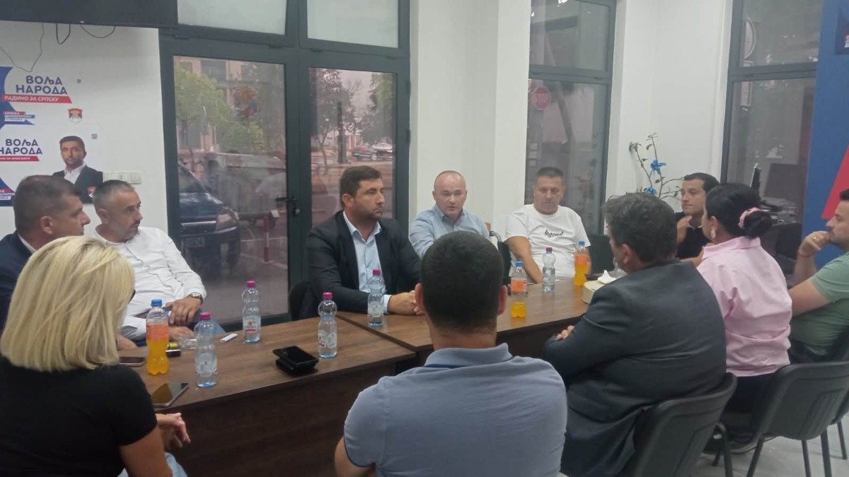 Ljubiša Petrović nakon sastanka sa Blanušom: Iskren razgovor i konstruktivni dogovori sa časnim saborcima (foto)