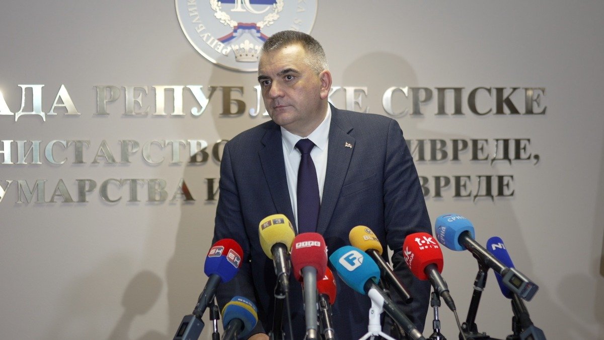Premijer Minić osudio napad na novinarku BN TV: Republika Srpska nije mjesto gdje se nasilnici mogu osjećati sigurno (foto)