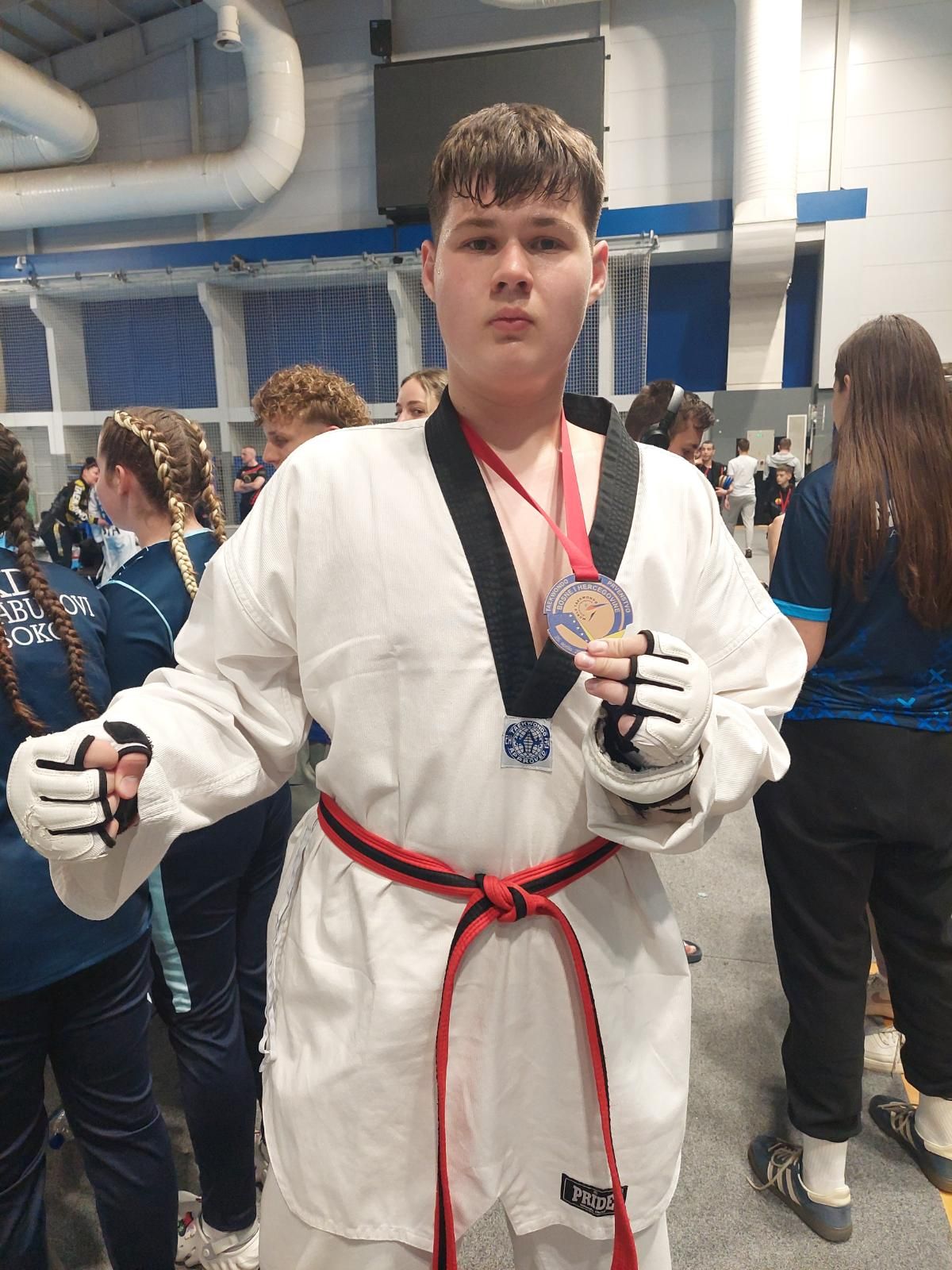 TKD Sokol osvojio 13 medalja na Prvenstvu BiH u taekwondou (foto)