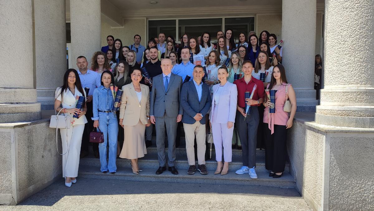 Održana promocija diploma na Fakultetu poslovne ekonomije Bijeljina (foto)