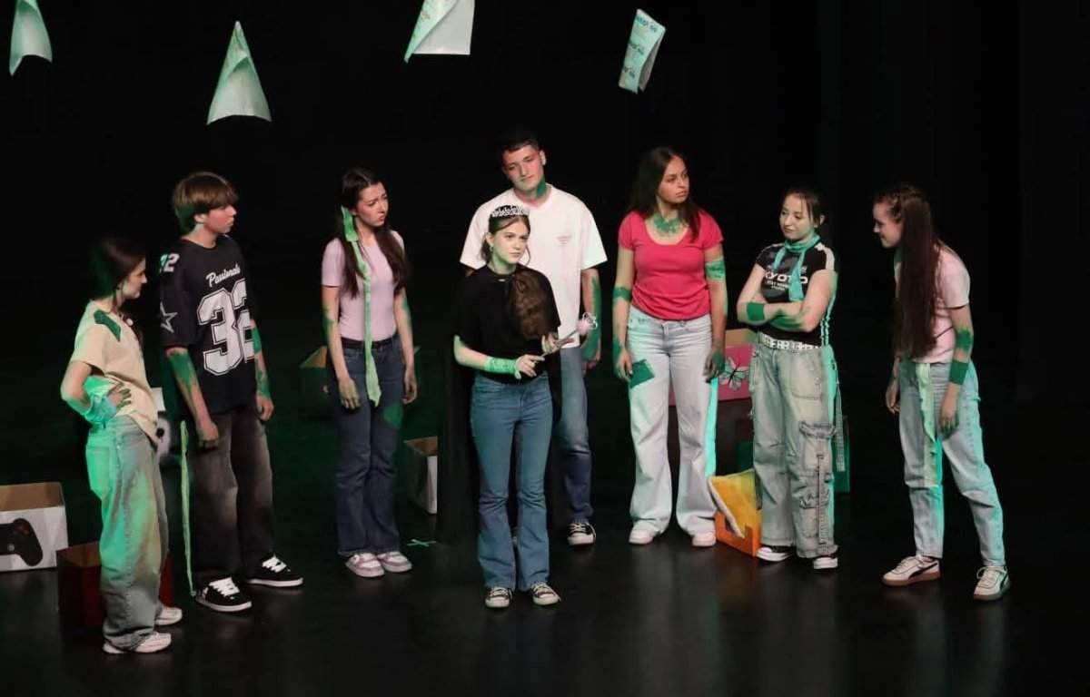 BIJELJINA: Premijera predstave ''GBB'' - učenici Gimnazije ''Filip Višnjić'' oduševili publiku (foto,video)