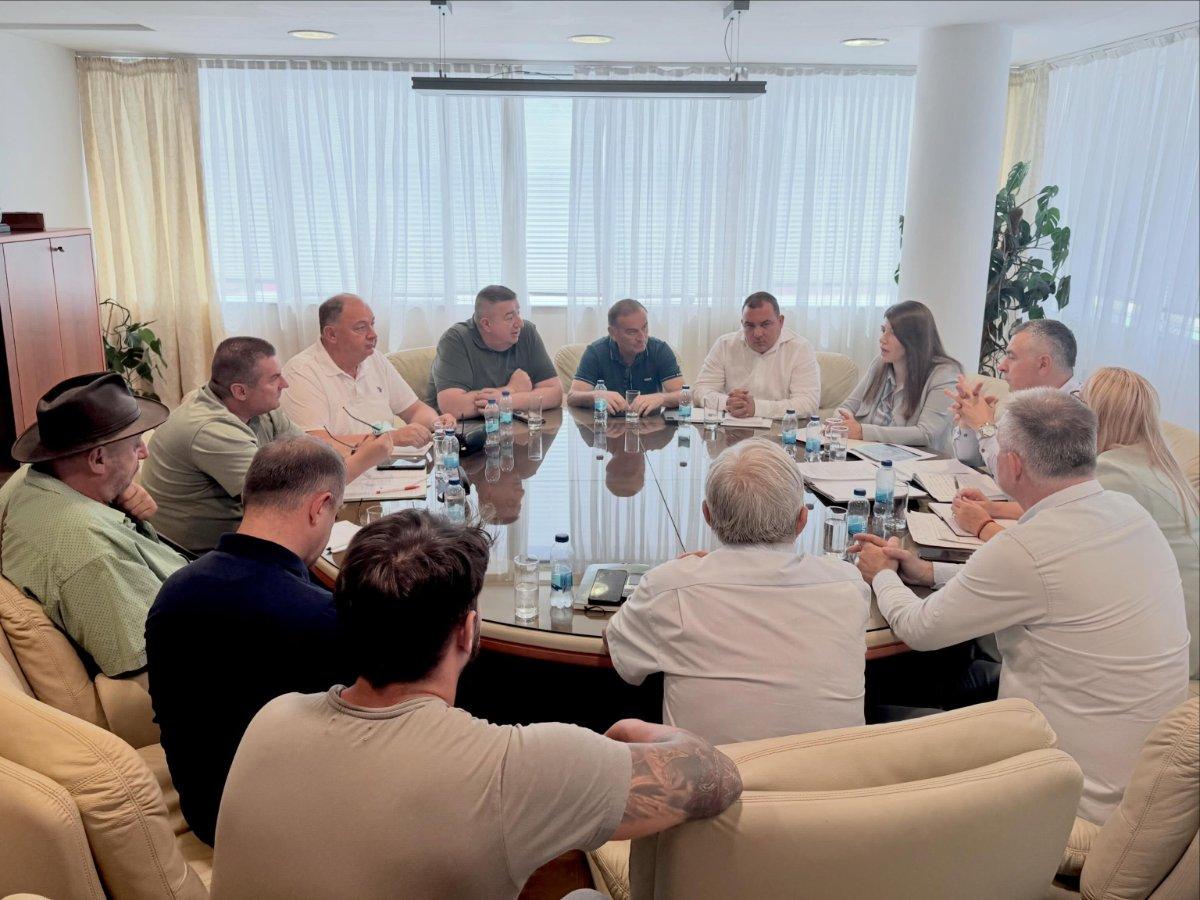 KUZMIĆ: Dovoljno skladišnih kapaciteta za ovogodišnji rod pšenice, mjesec dana besplatnog lagerovanja (foto)