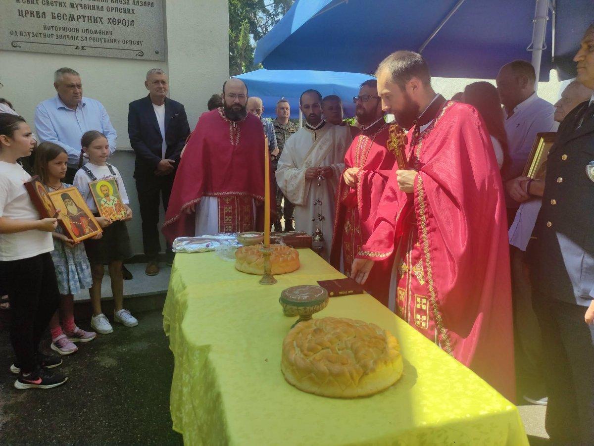 Svetom liturgijom obilježen Vidovdan u vojnom Spomen-hramu u Bijeljini (foto)
