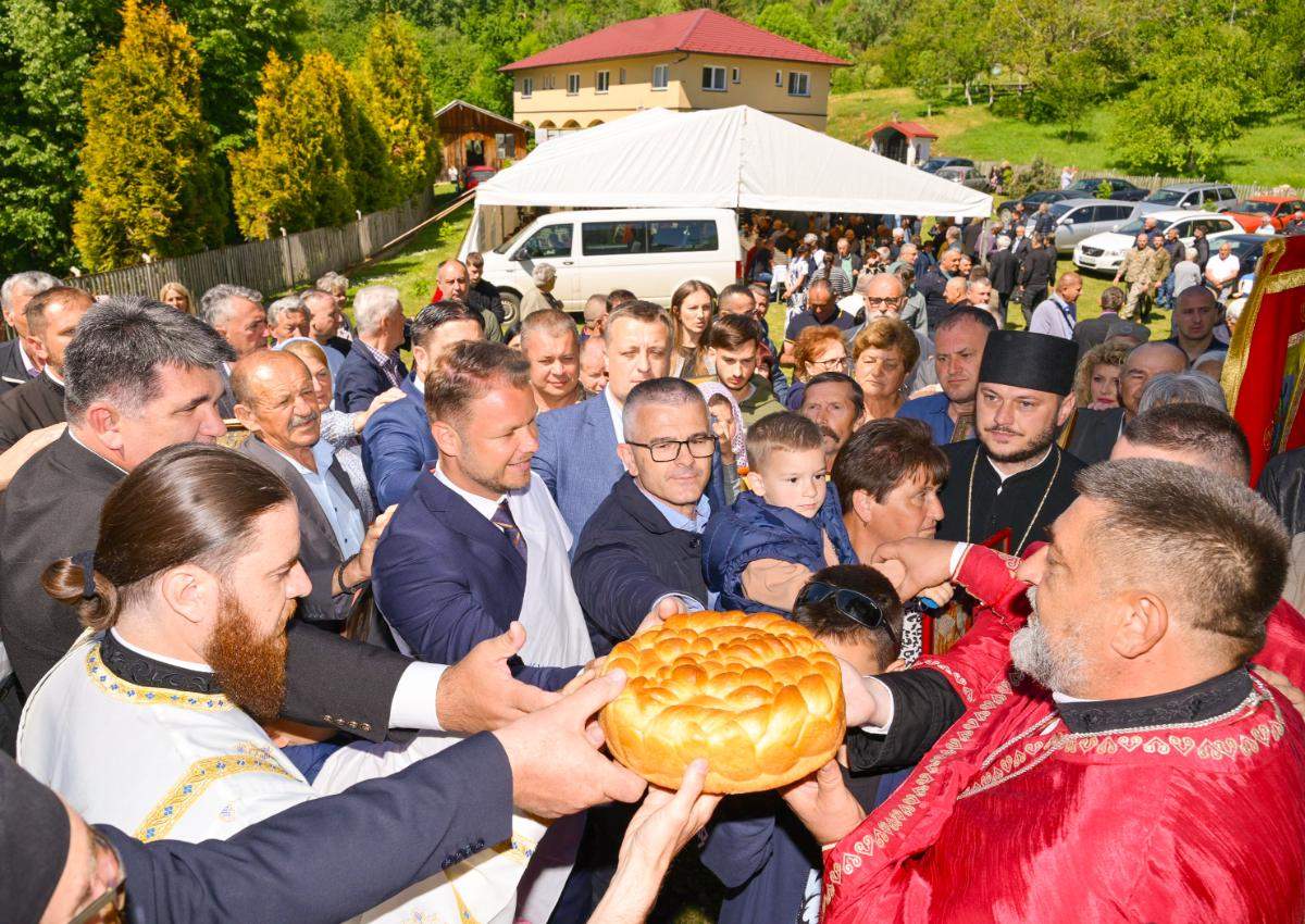 Stanivuković kum slave manastira u Rožnju: ''Stvaralaštvo i žrtva su temelji svakog društva'' (foto)