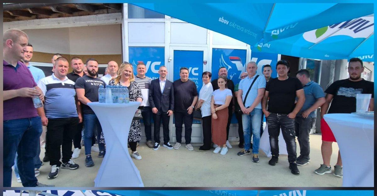 STEVANDIĆ: ''Iz Šipova, her Šmite, šaljemo ti pite'' -  umjesto gašenja, Ujedinjena Srpska otvara nove kancelarije (foto)