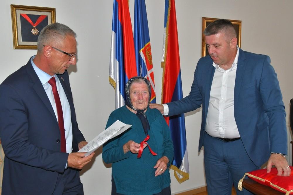 OSTOJIĆ: Dodjelom stana završen proces stambenog zbrinjavanja porodica poginulih boraca i RVI u Mrkonjić Gradu