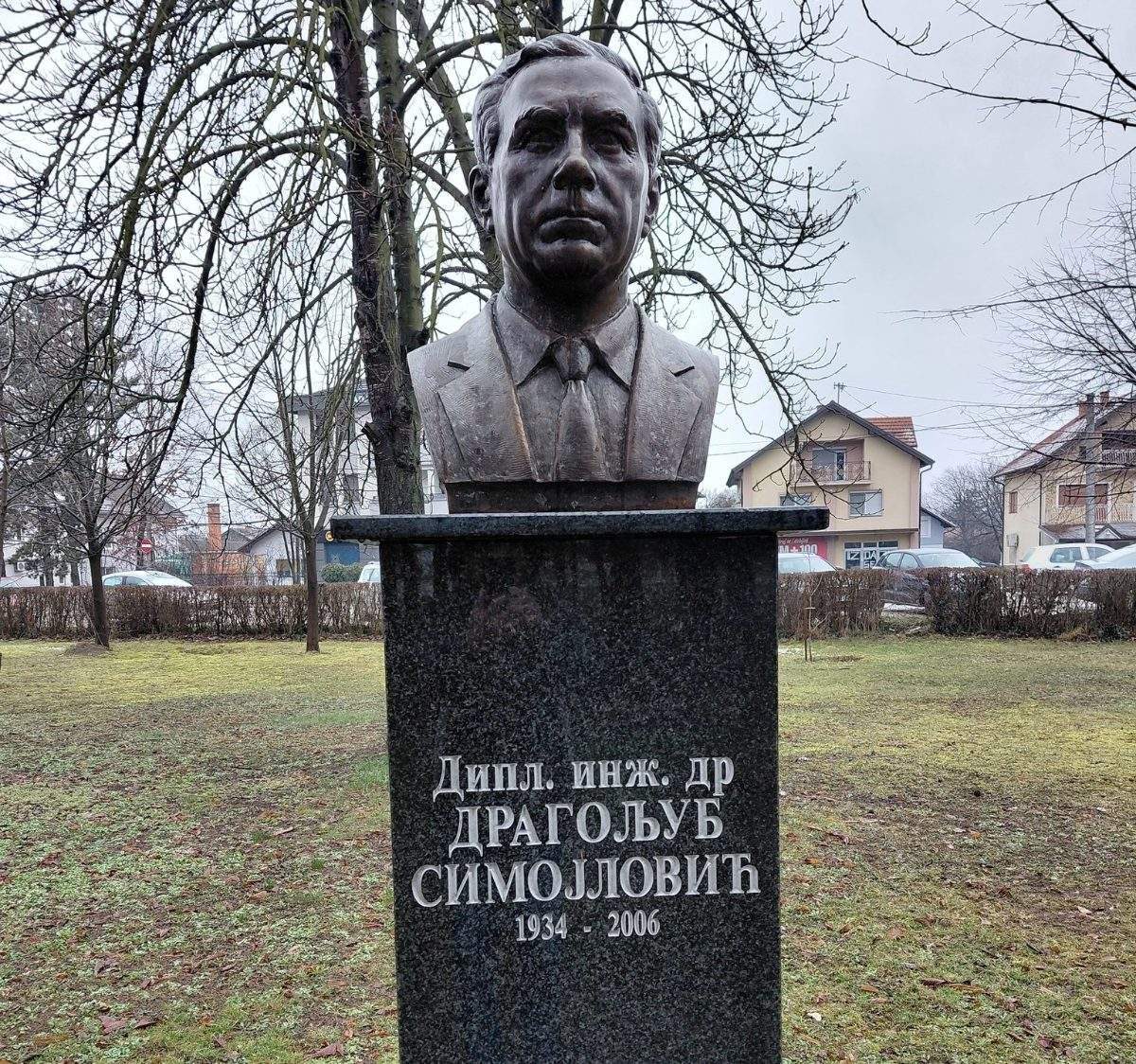 BIJELJINA: Svečano otkrivana bista dr Dragoljubu Simojloviću u Dvorovima (foto)
