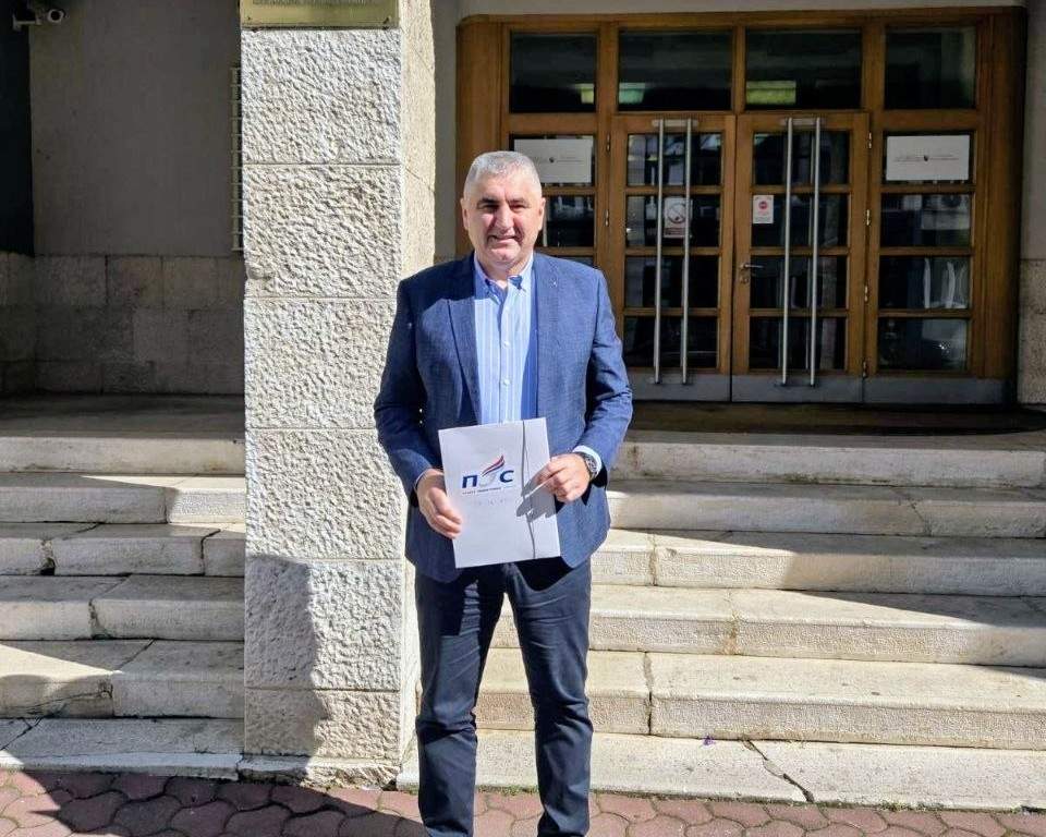 ČEDOMIR STOJANOVIĆ: ''Jedinstvena Srpska'' predala potpise CIK - prikupljeno 3.200 potpisa podrške