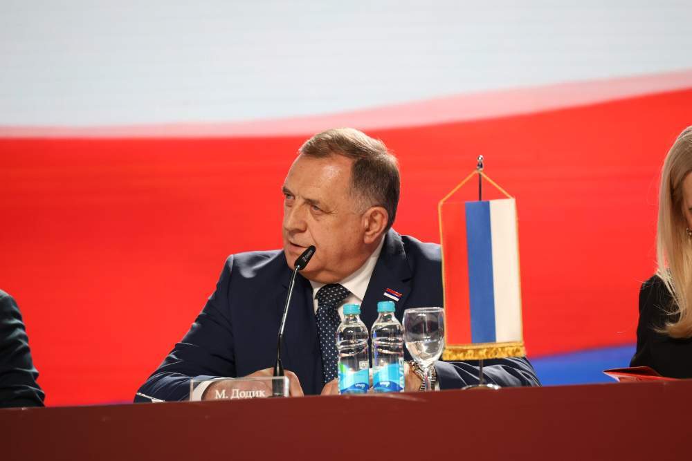 DODIK: SNSD bdi nad narodom i nosi svaki teret umjesto njega