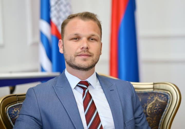 STANIVUKOVIĆ: Zaštita djece mora biti iznad svih interesa - hitno urediti oblast onlajn klađenja