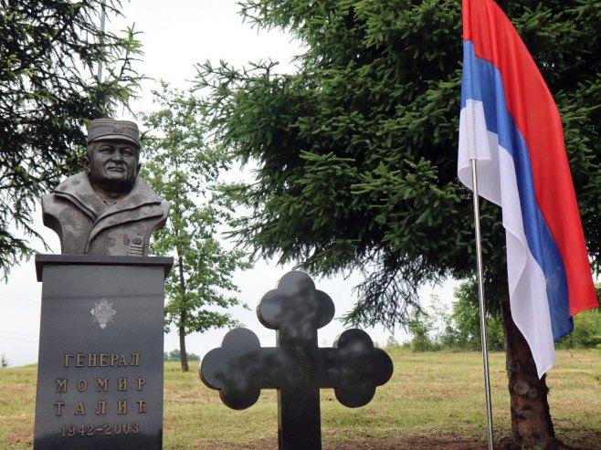 Obilježene 23 godine od smrti Momira Talića: Odata počast generalu VRS i svim poginulim srpskim borcima