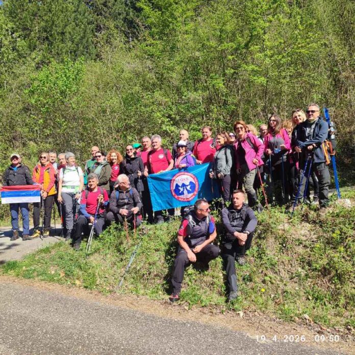 Planinari PED “Majevica“ uživali u ljepotama Žepe i kanjona Drine (foto)