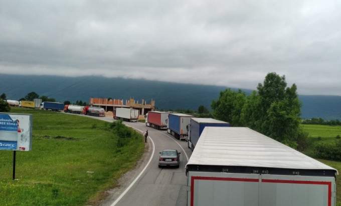 Gužva na Rači, kamioni čekaju po dva sata