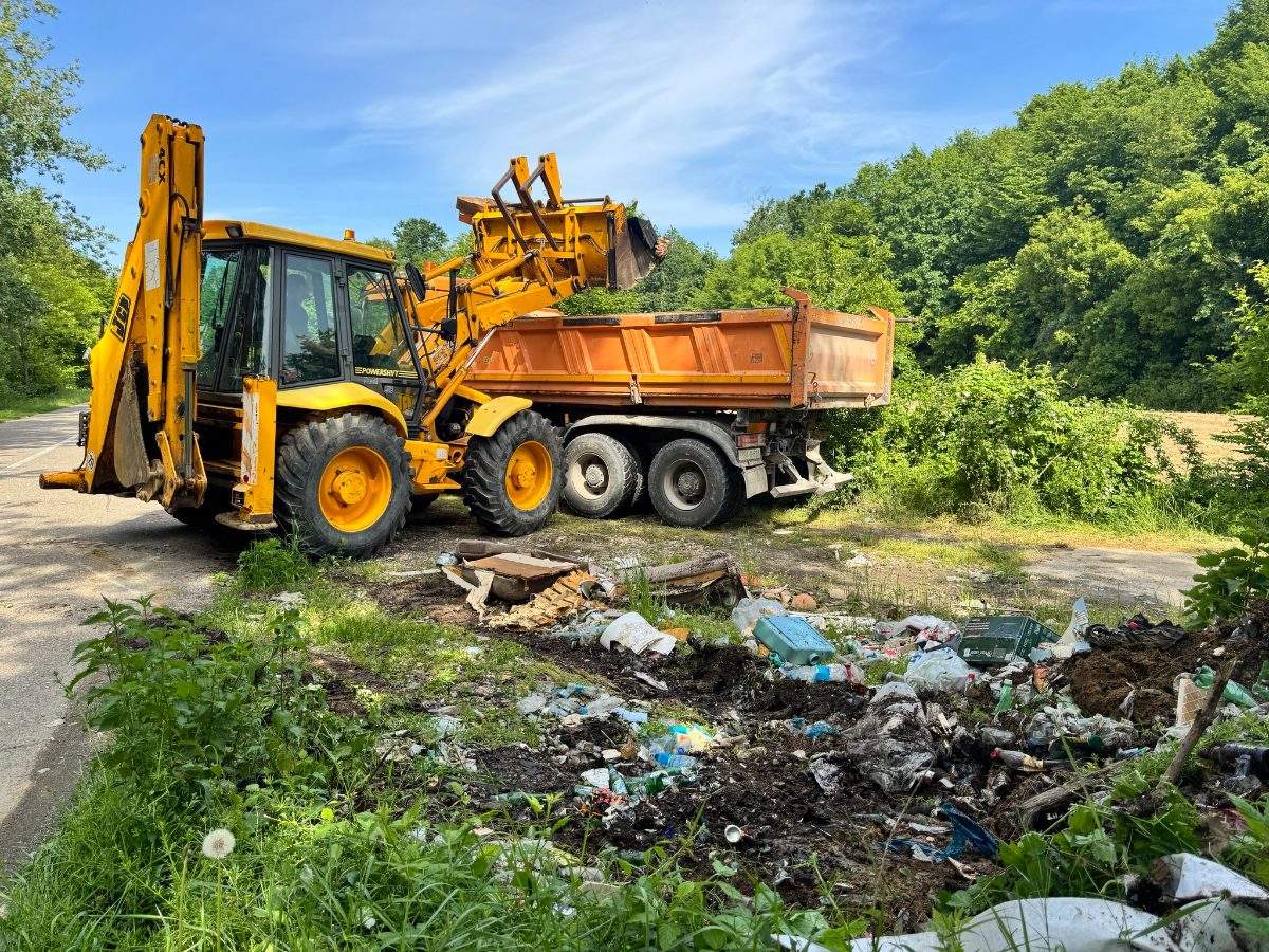 BIJELJINA: Skoro 47 tona otpada uklonjeno iz divlje deponije u Pipercima - postavljene i sigurnosne kamere (foto)