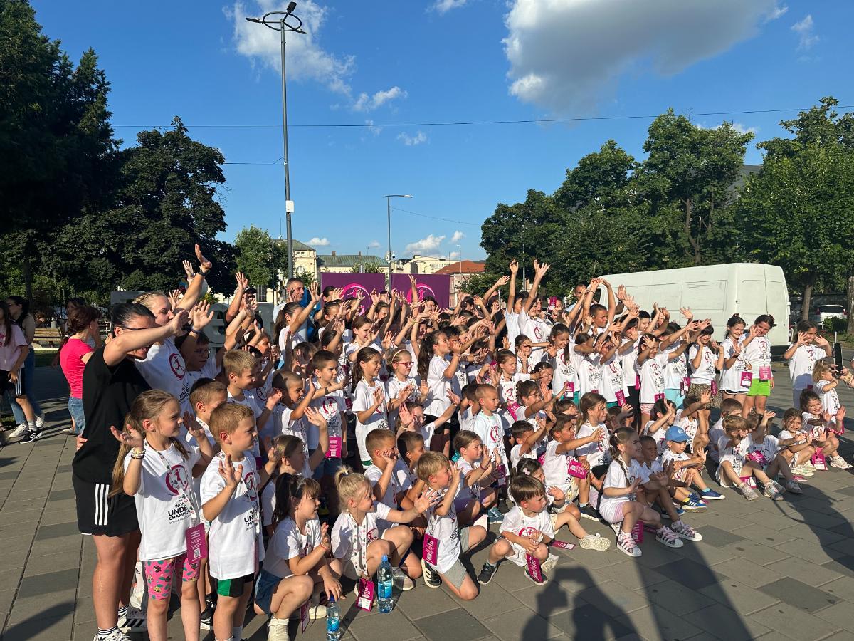 BIJELJINA: Manifestacija ''Igrajmo zajedno'' okupila najmlađe ljubitelje fudbala - promocija sporta, druženja i Evropskog prvenstva (foto)