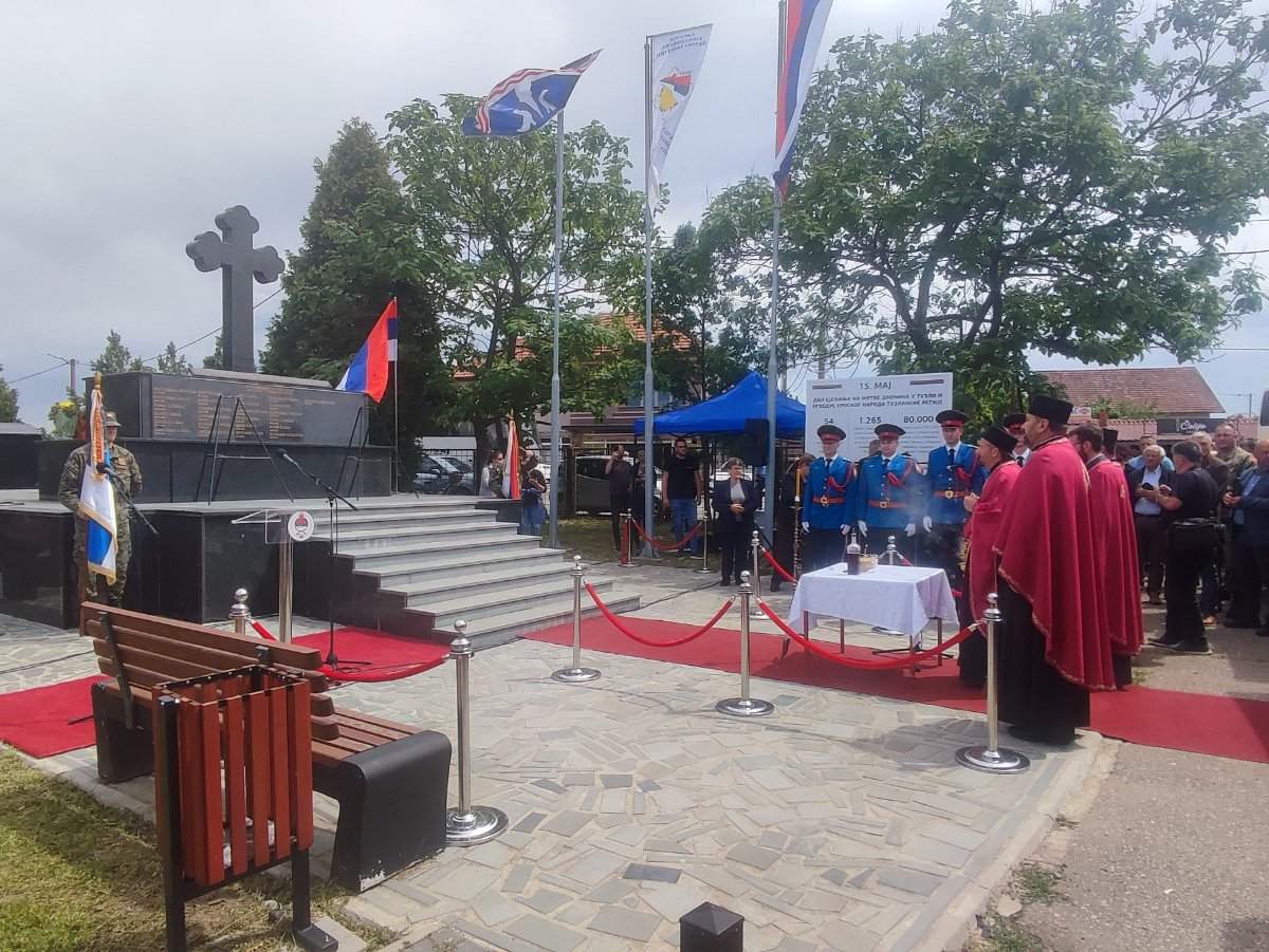 U Bijeljini obilježene 34 godine od stradanja vojnika JNA u Tuzlanskoj koloni (foto)