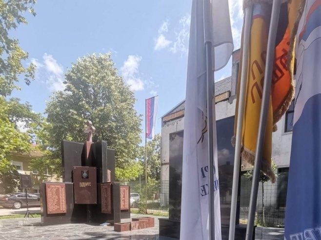 Ostojić na godišnjici Lake pješadijske brigade Vojske Republike Srpske u Srpcu