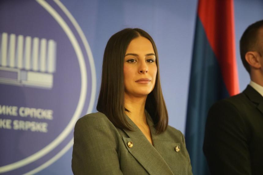 VUKOMANOVIĆ: Povećenje koja Vlada daje penzionerima će vraćati njihovi praunuci