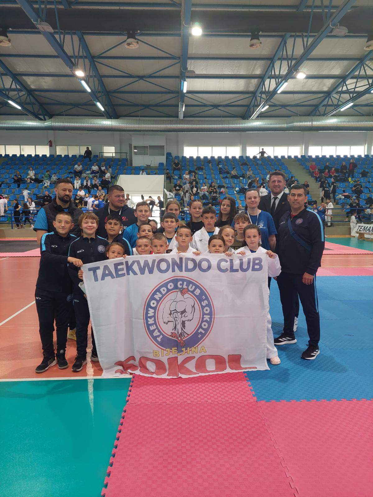 Taekwondo klub Sokol iz Bijeljine briljirao u Orašju: Osvojene 22 medalje i dva ekipna pehara