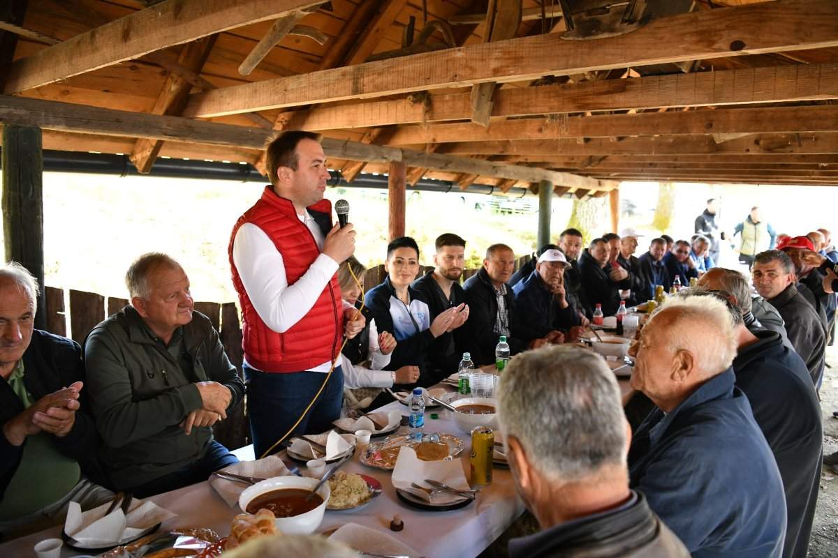 SPS u Tesliću okupio više od 300 članova: Dosljedna borba za prava radnika (foto)