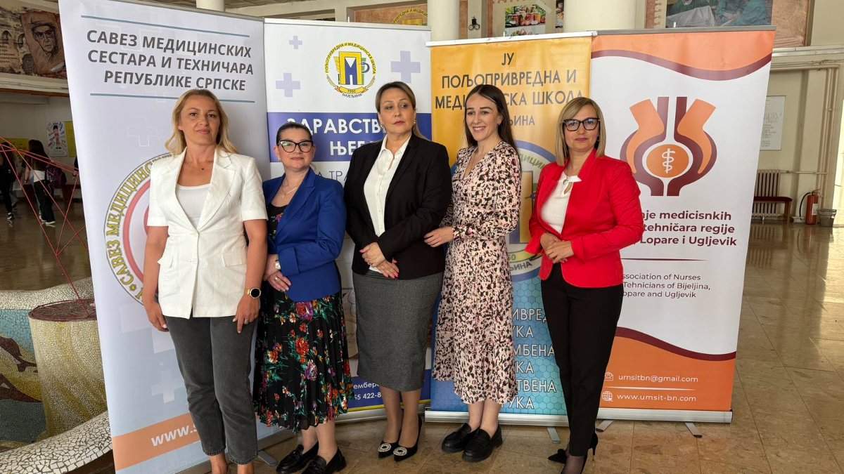 Medicinske sestre i tehničari – stub zdravstvenog sistema: Održano predavanje za učenike u Bijeljini