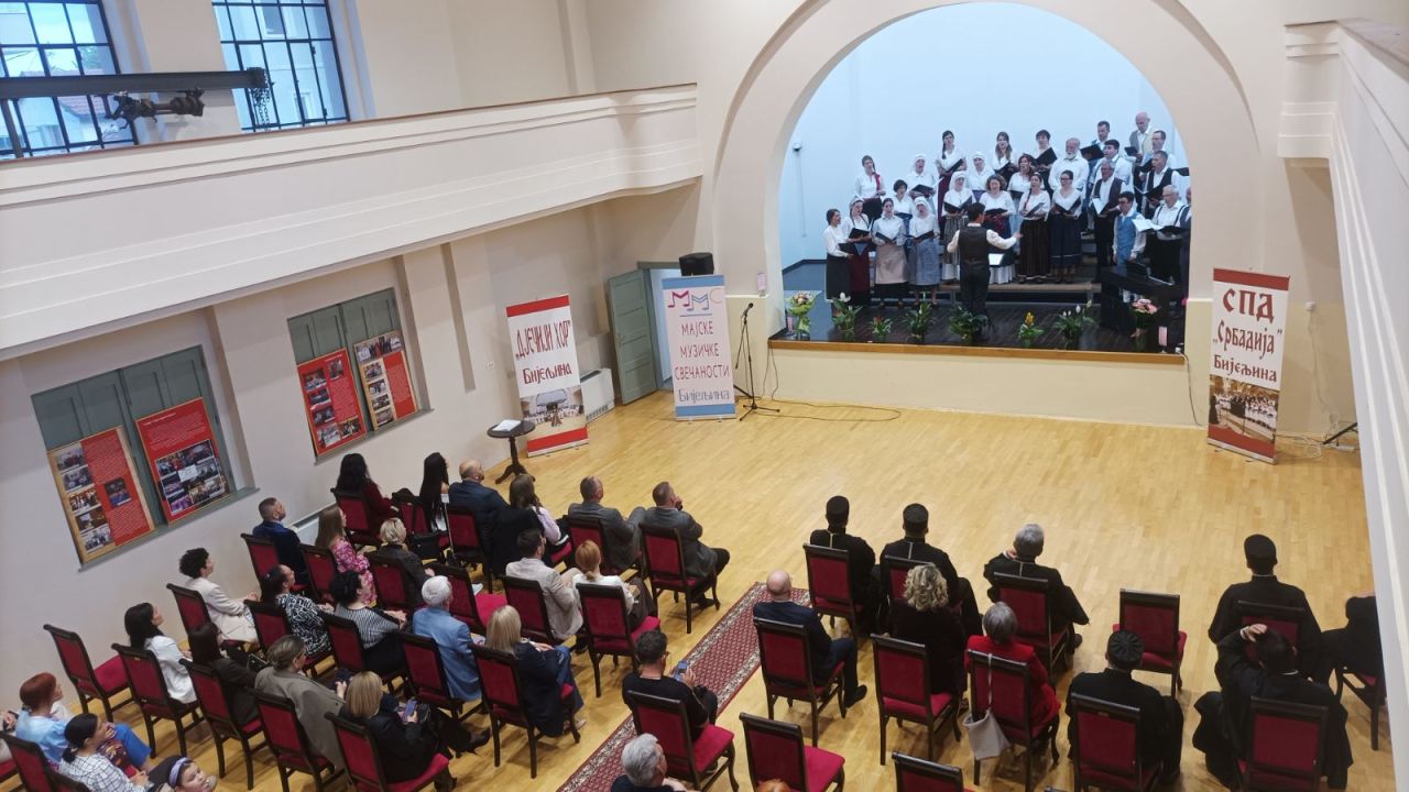 Počele ''Majske muzičke svečanosti'' u Bijeljini: Na festivalu učestvuje 50 horova iz regiona i Evrope (foto)