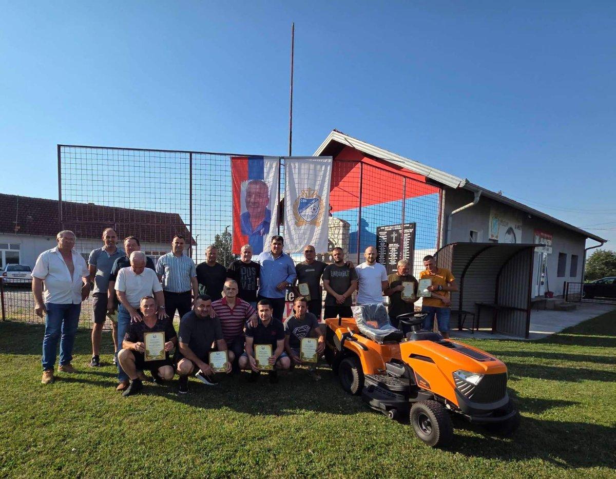 LOPARE: Zahvalnice za aktivniste i nova podrška fudbalskom klubu u Koretašima (foto)